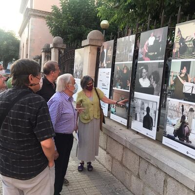Familia Joaquín Achúcarro visita l'exposició